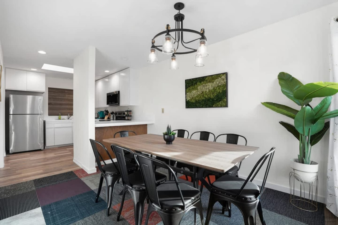 Spacious 5-BR, 2-Bath Home Near Genentech & Kaiser photo 4