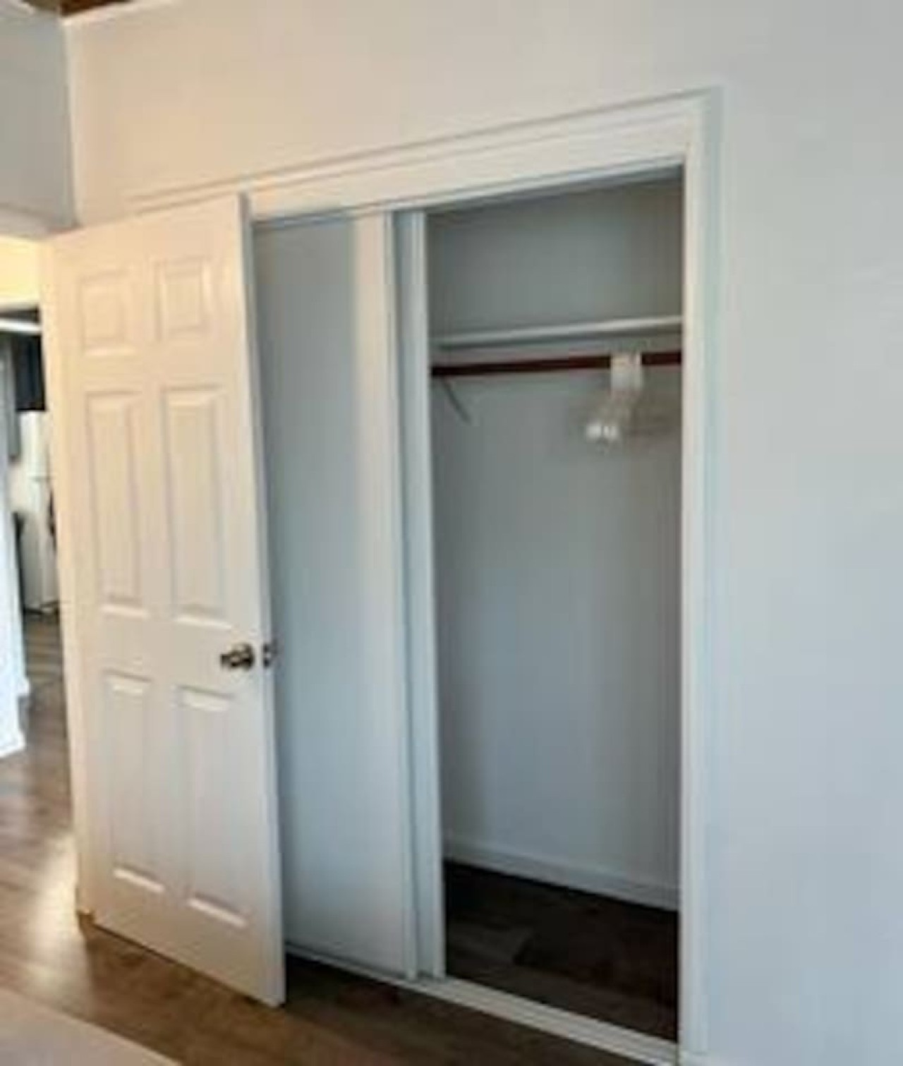 New 2BR w/Free Parking & Laundry photo 7