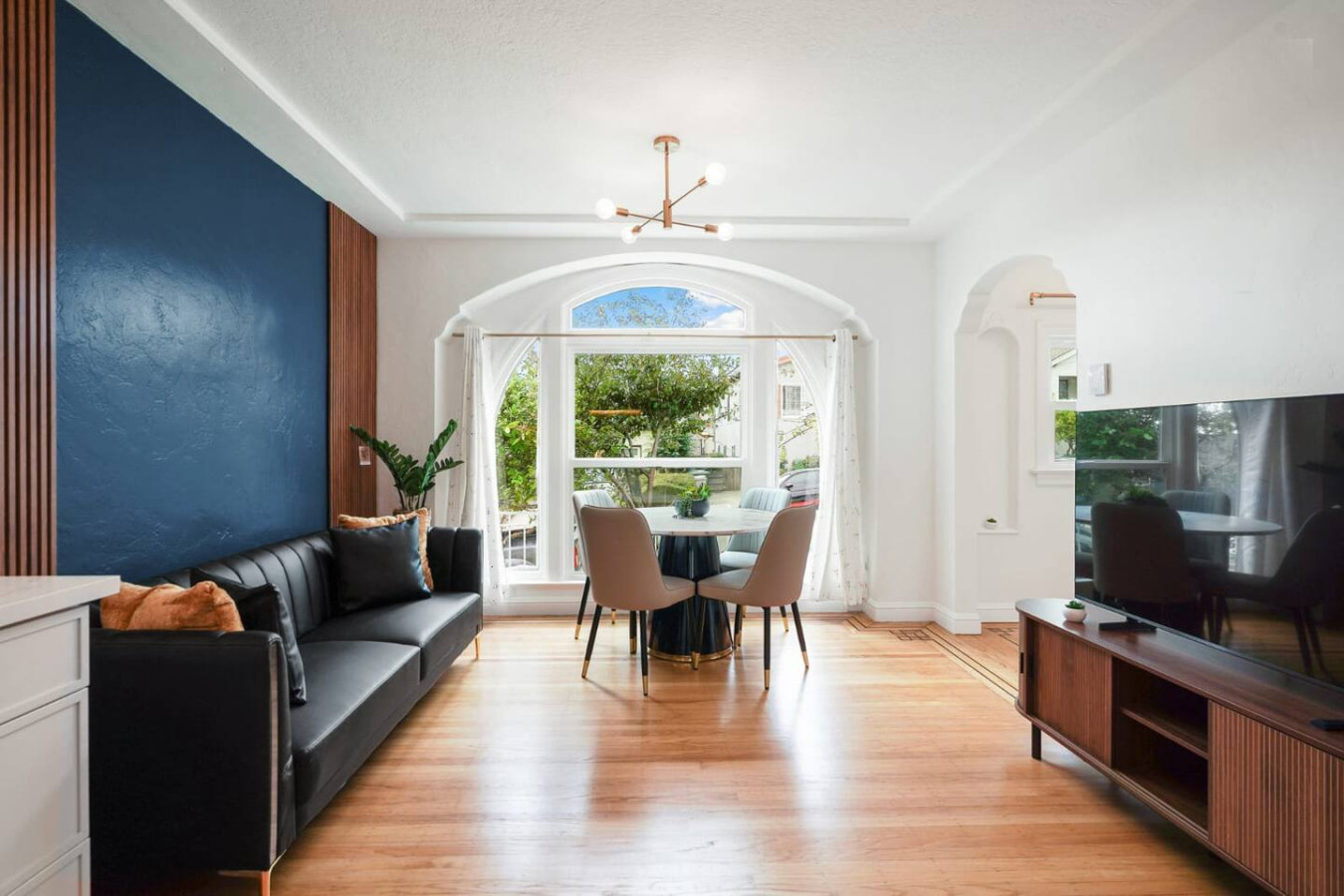 Private Rm|Walk-In Closet|Patio Access|TV Genetech