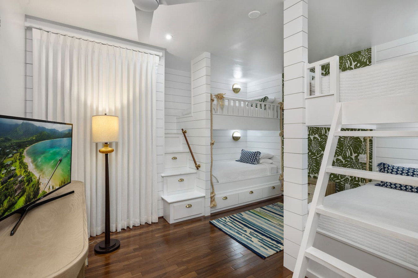 Presidential Suite • Turtle Bay Oceanfront Villa thumbnail 17