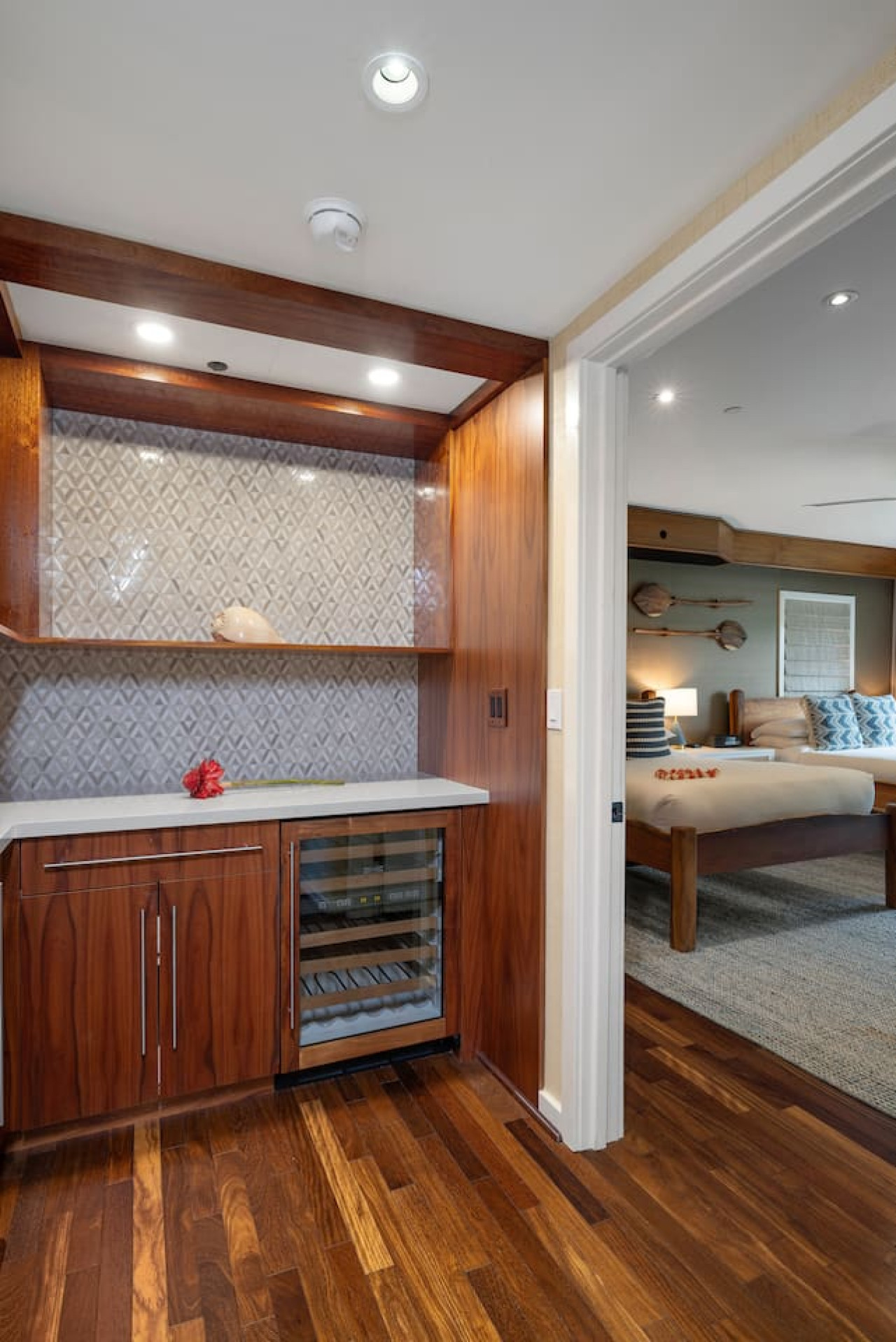 Presidential Suite • Turtle Bay Oceanfront Villa thumbnail 16