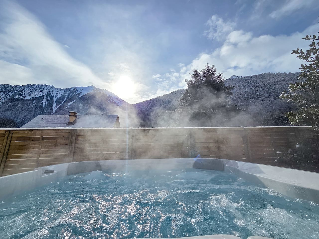Hautes Branches | Jacuzzi & Sauna – Le Sylvestre