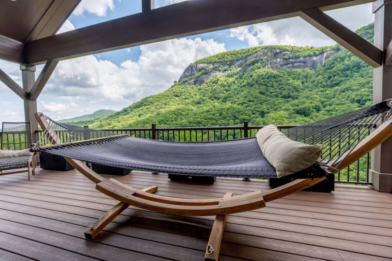 Chimney Rock Cottage with Waterfall Views, Hot Tub