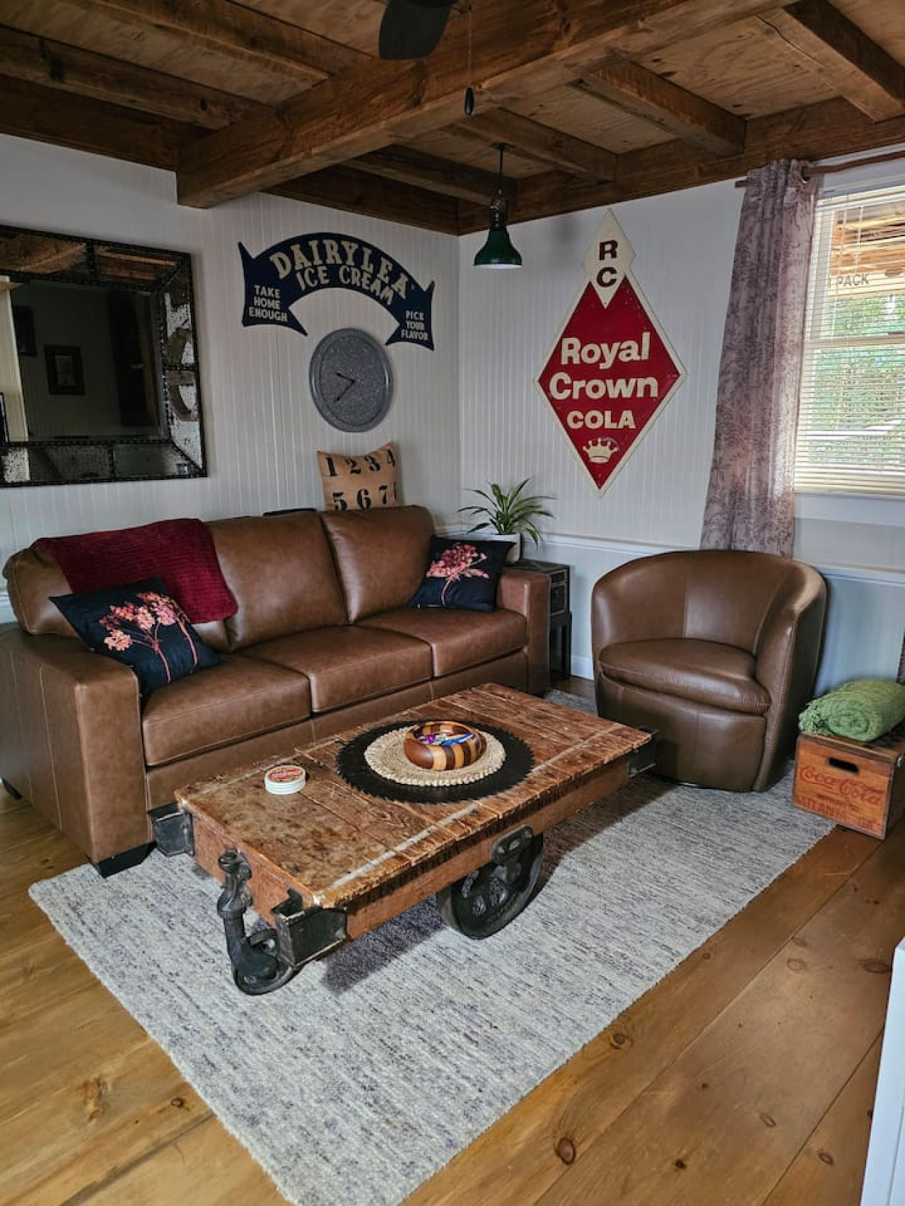 Charming Historic Tobacco Barn Serene w/Hot Tub