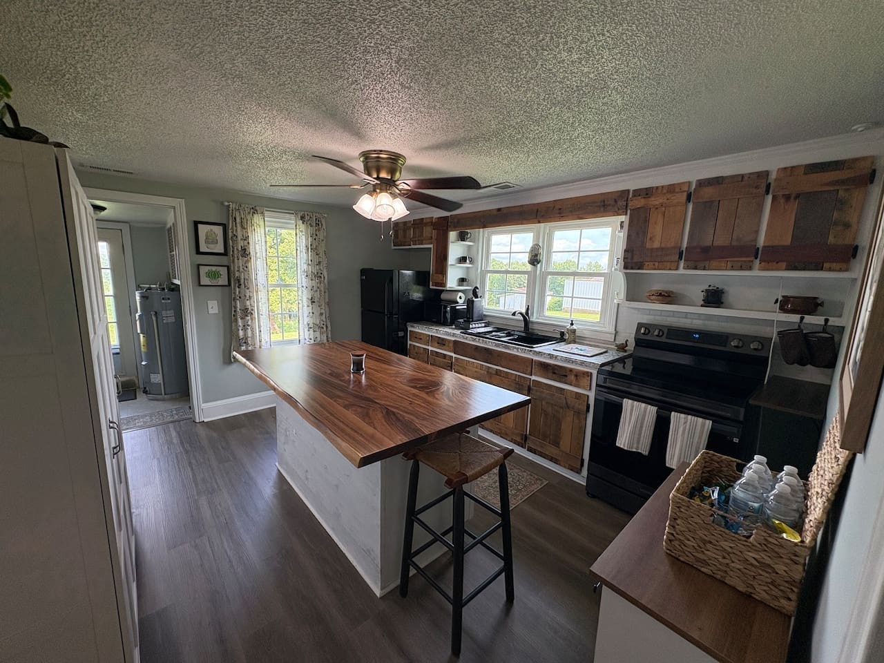 Cozy Country Cottage | 10 Min to Downtown Elkin
