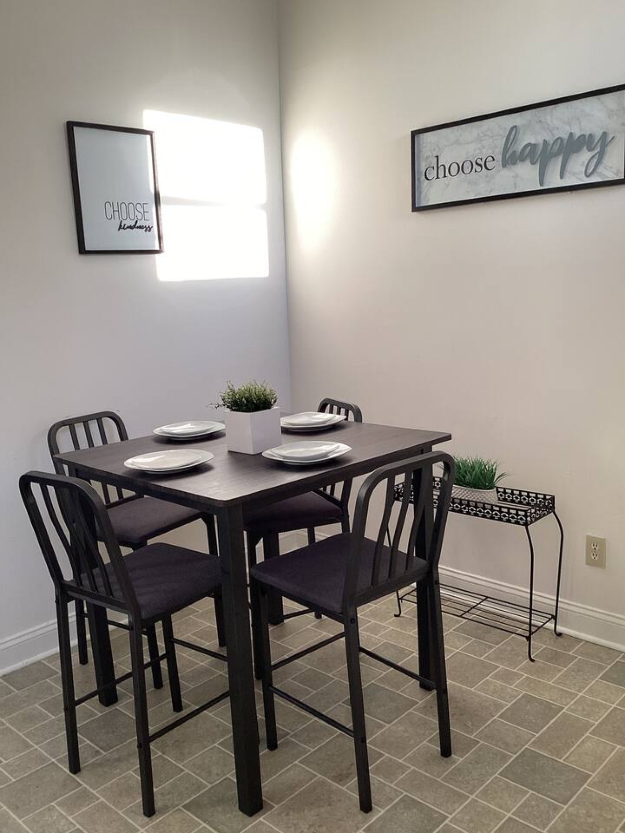 The Downtown Hideaway at 610 S Elm