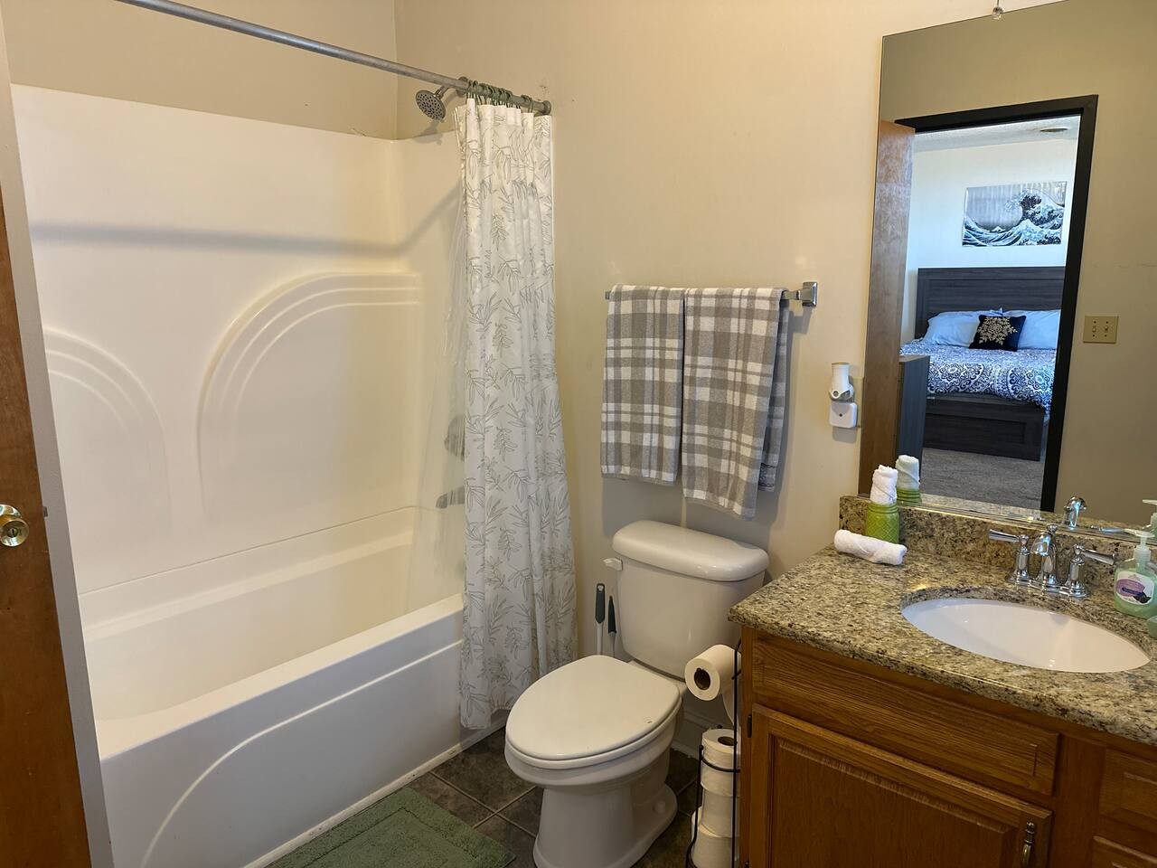 Lounge Getaway at 610 S Elm