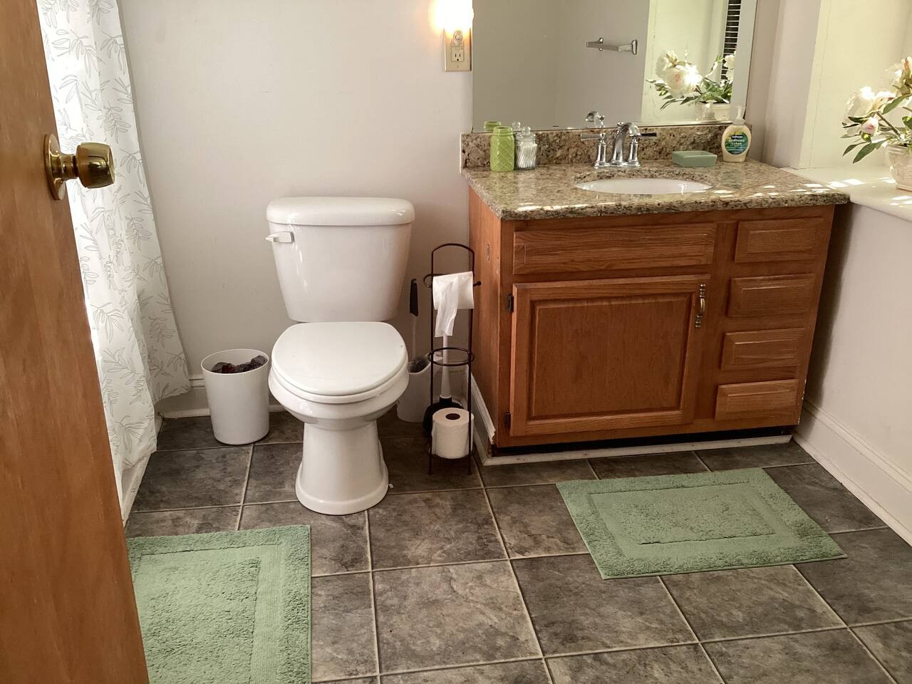 Lounge Getaway at 610 S Elm