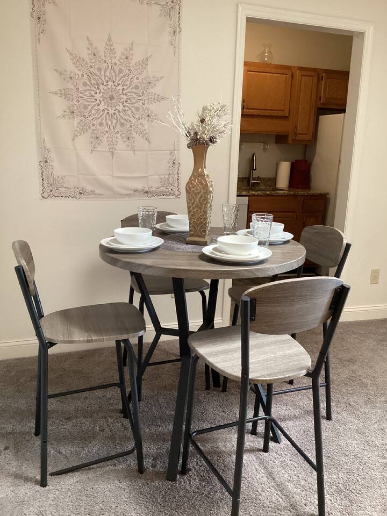 Lounge Getaway at 610 S Elm