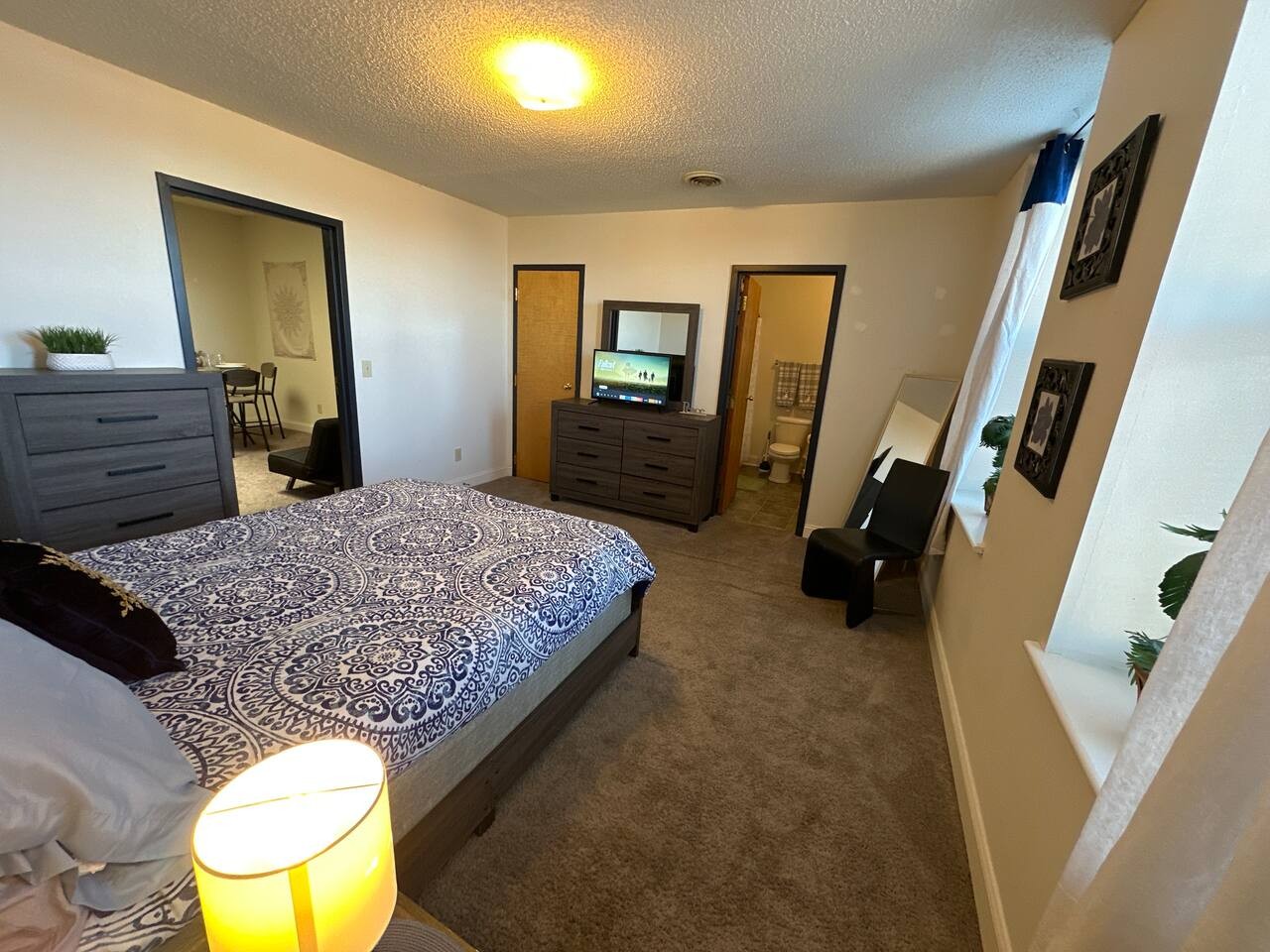 Lounge Getaway at 610 S Elm