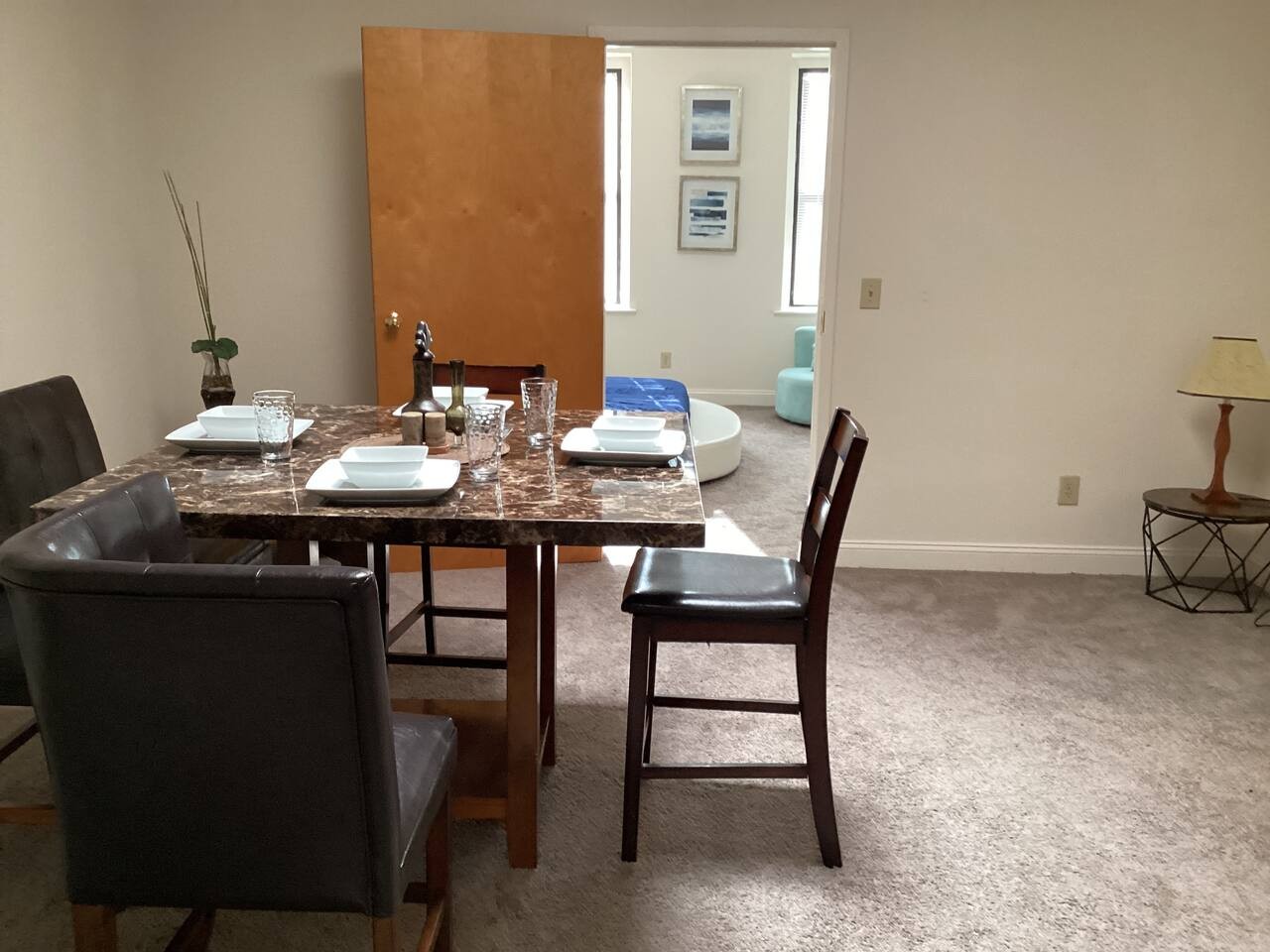 Cozy One-Bedroom at 610 S Elm