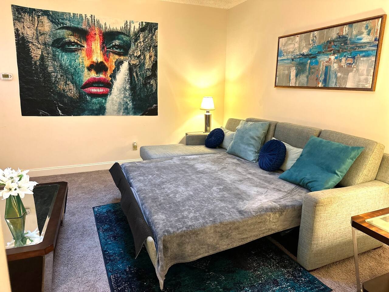 Cozy One-Bedroom at 610 S Elm
