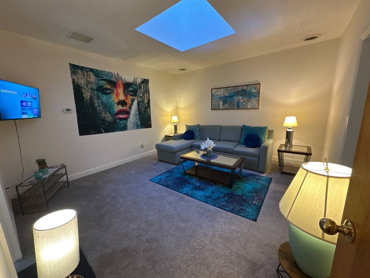Cozy One-Bedroom at 610 S Elm