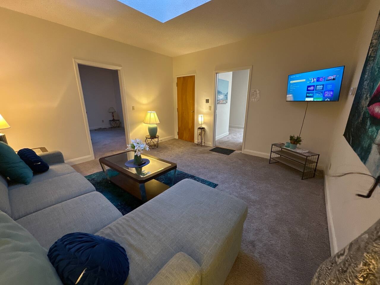 Cozy One-Bedroom at 610 S Elm