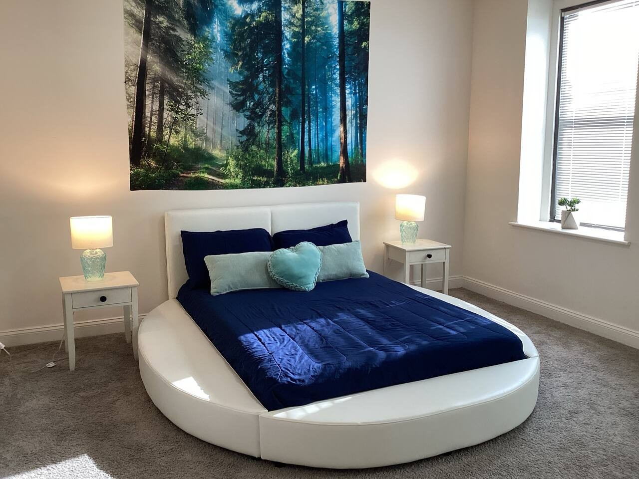 Cozy One-Bedroom at 610 S Elm