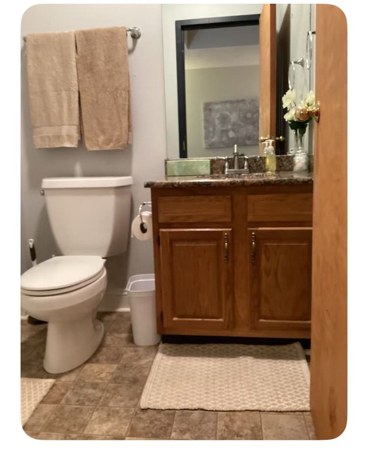 Two-Bedroom Flat at 610 S Elm