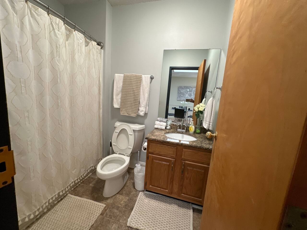 Two-Bedroom Flat at 610 S Elm