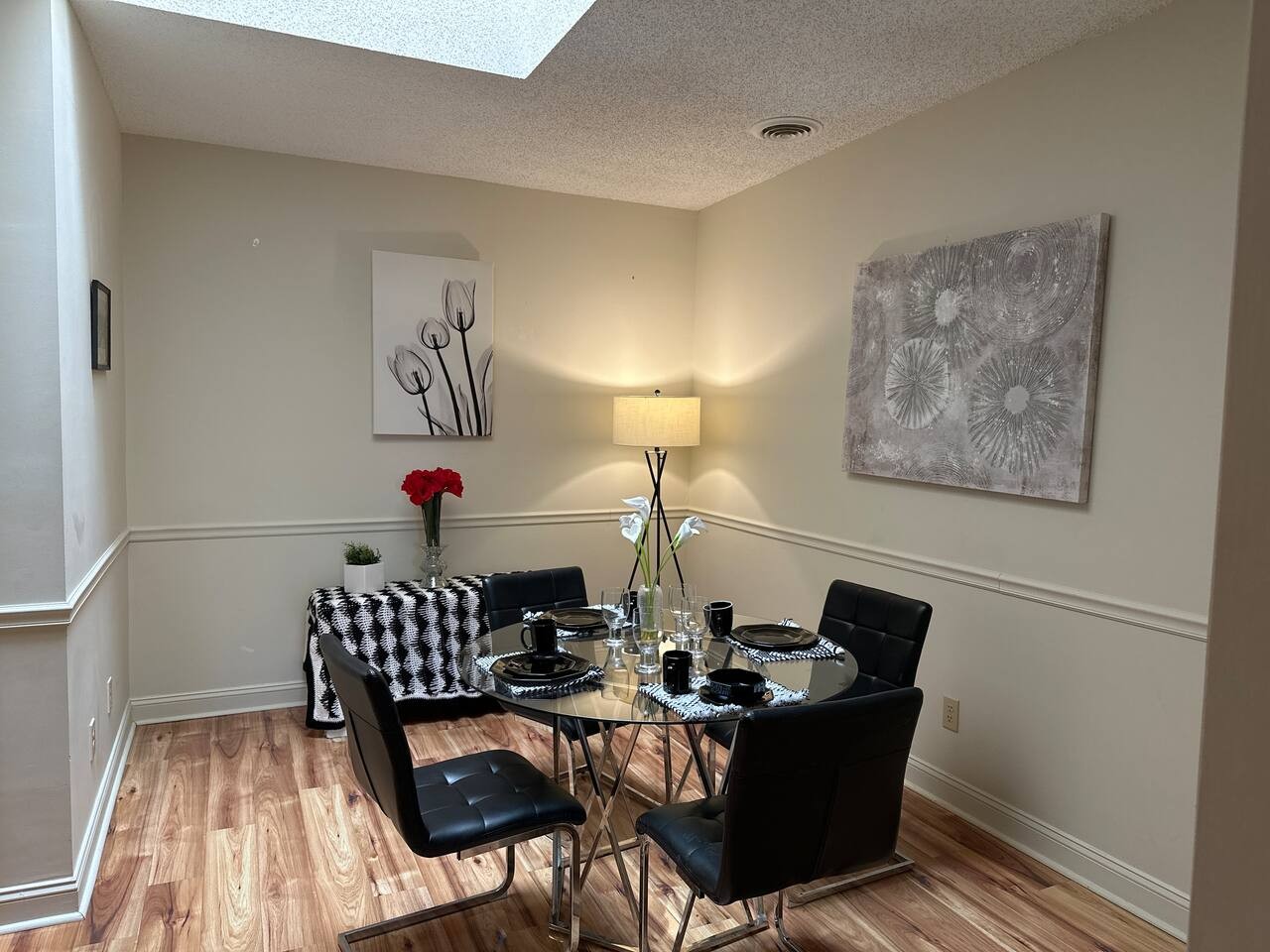 Two-Bedroom Flat at 610 S Elm