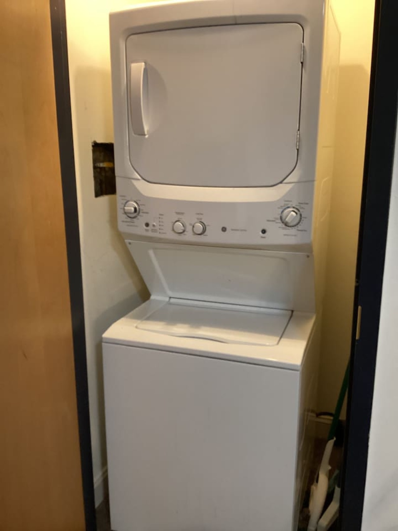 Two-Bedroom Flat at 610 S Elm