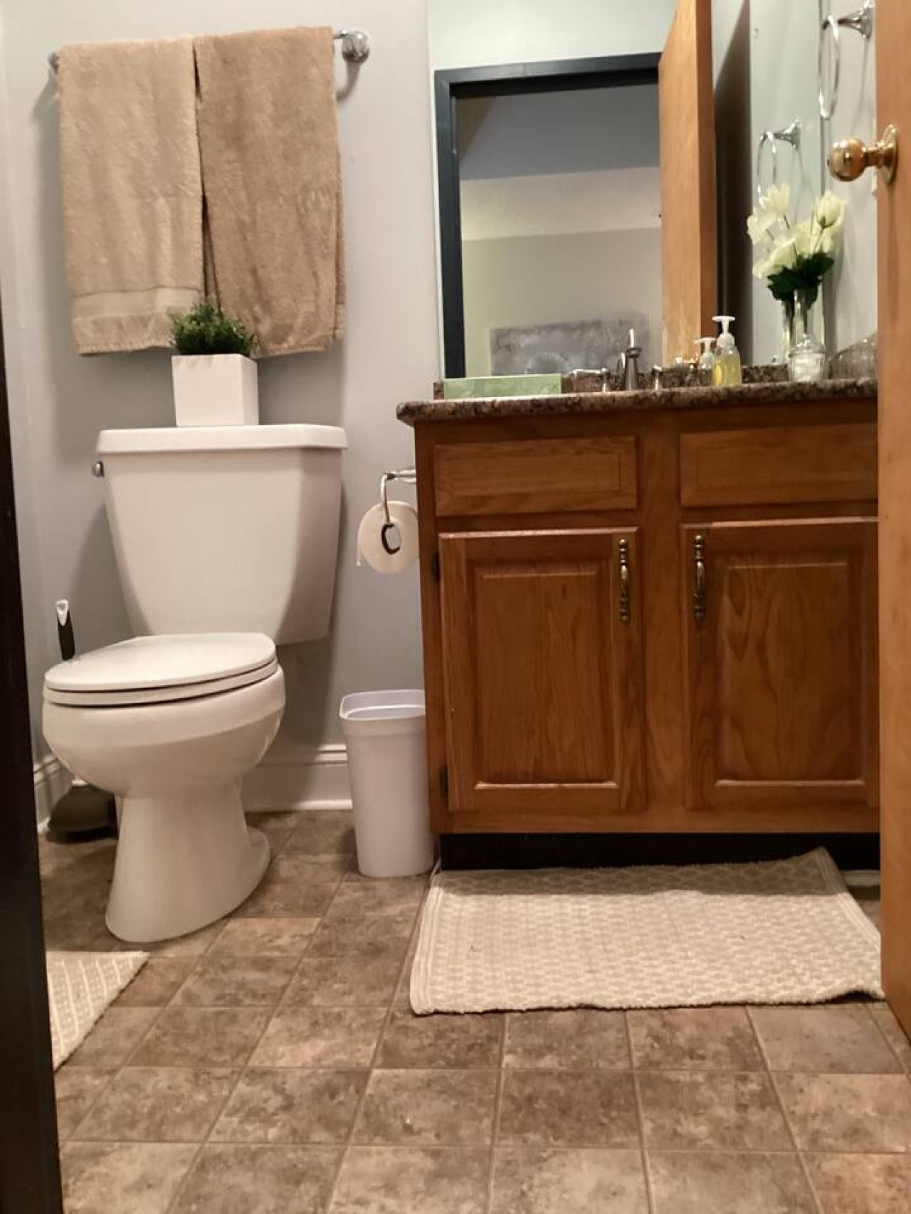 Two-Bedroom Flat at 610 S Elm