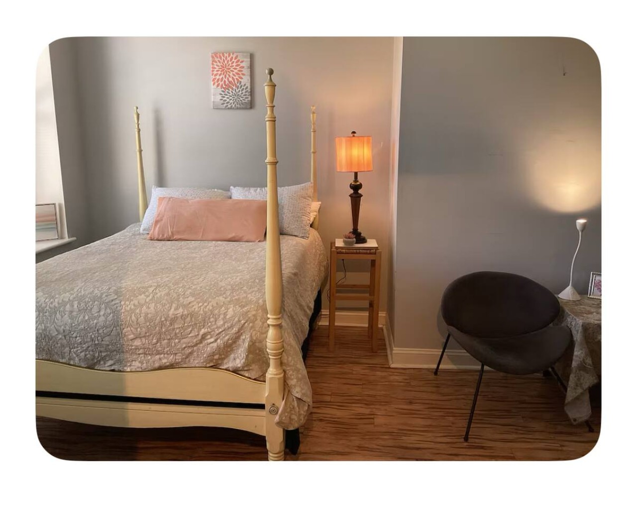 Two-Bedroom Flat at 610 S Elm