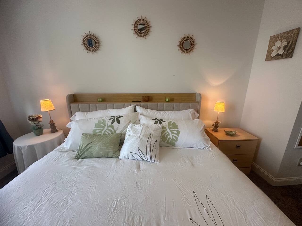 King Bed Flat at 610 S Elm