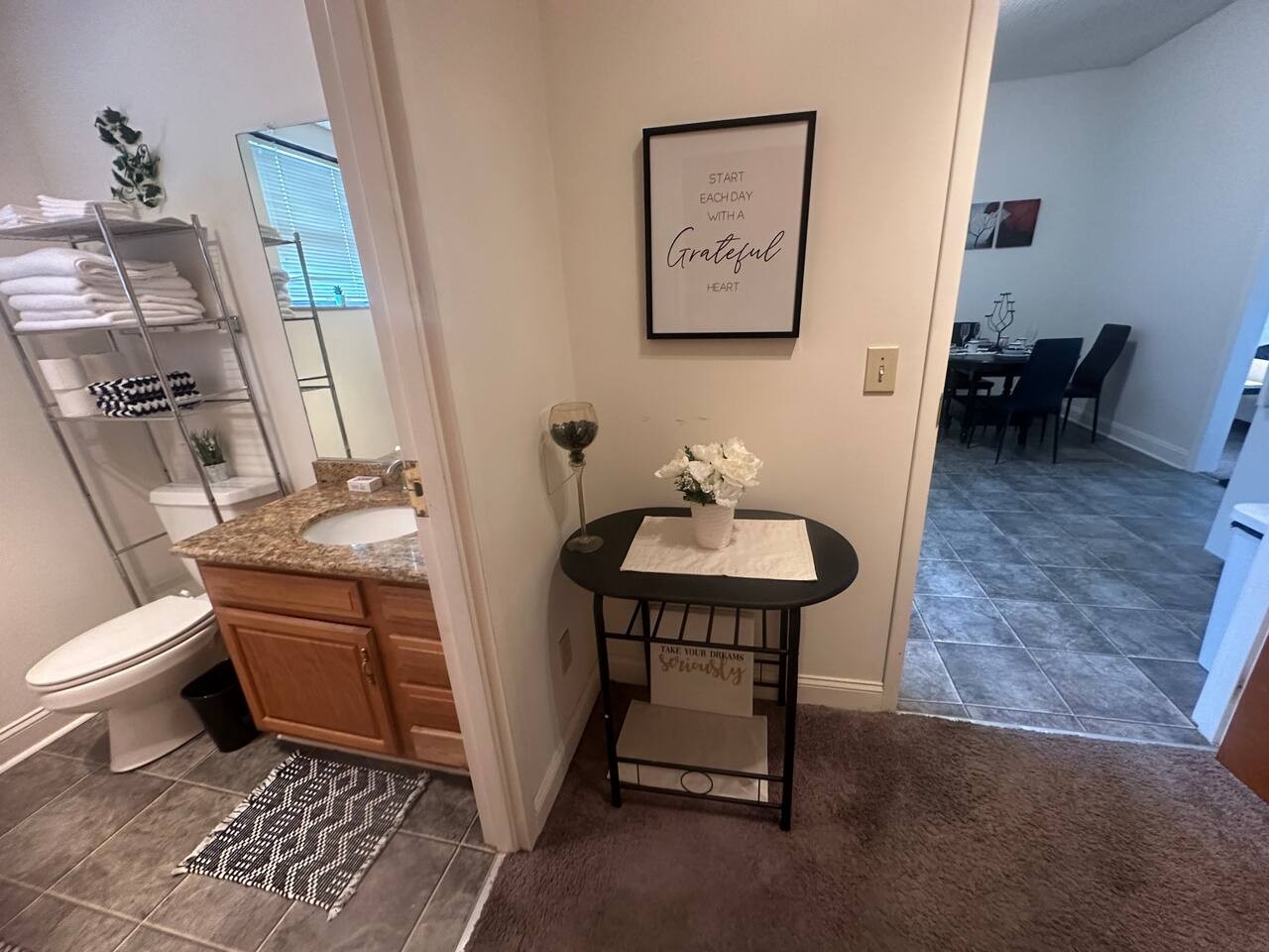 King Bed Flat at 610 S Elm