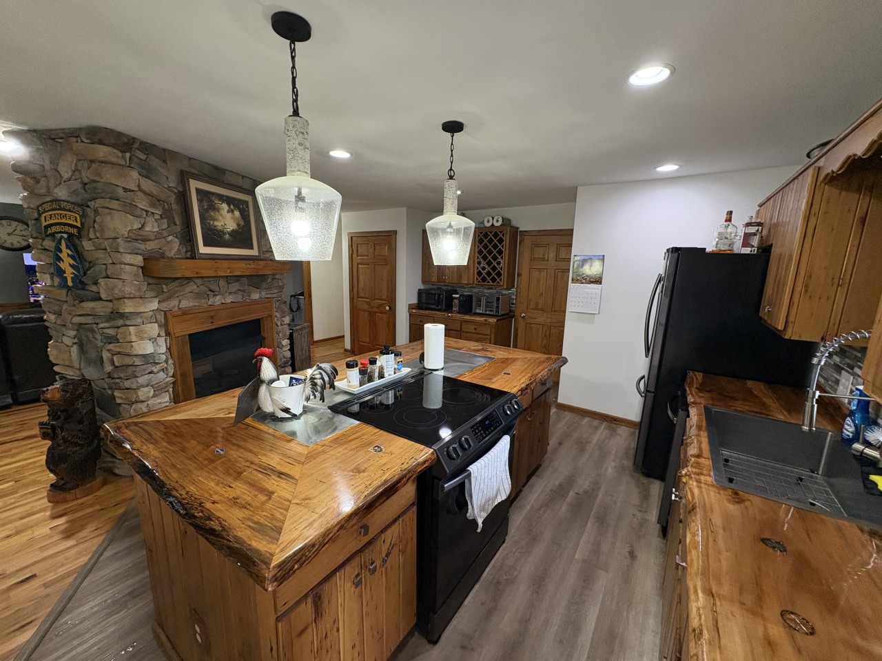 Full kitchen with room to cook.jpg