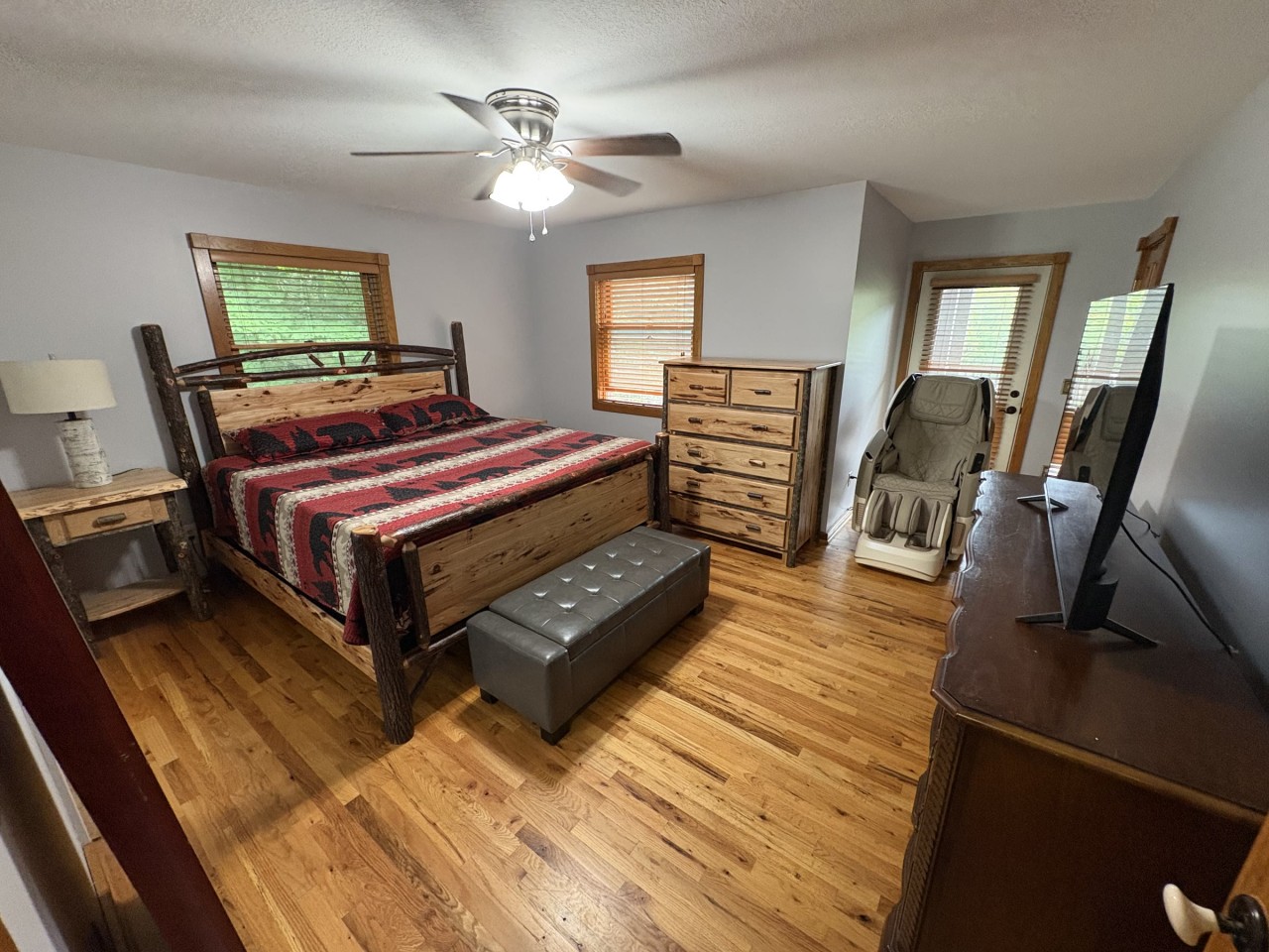 Primary bedroom, king bed.jpg