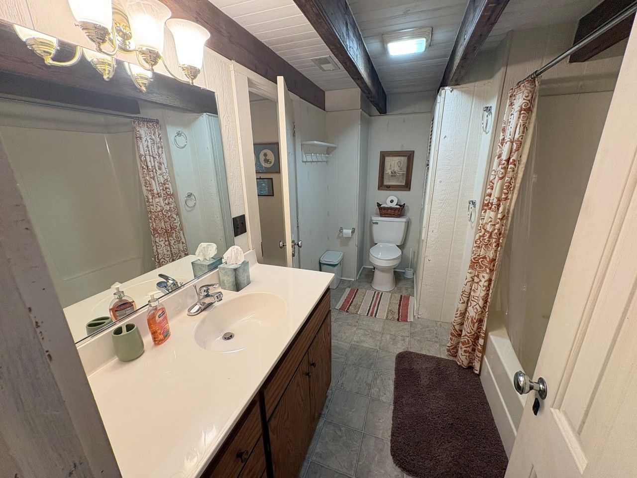 Full bath.jpg