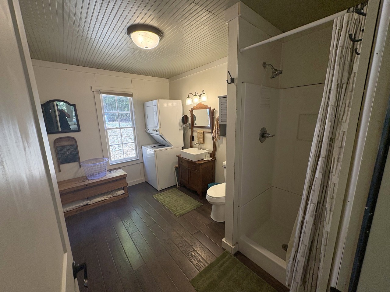 Second full bath with walk in shower.jpg