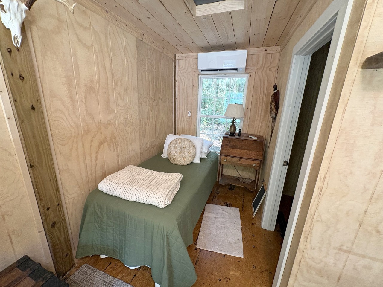 Bunkhouse single room.jpg
