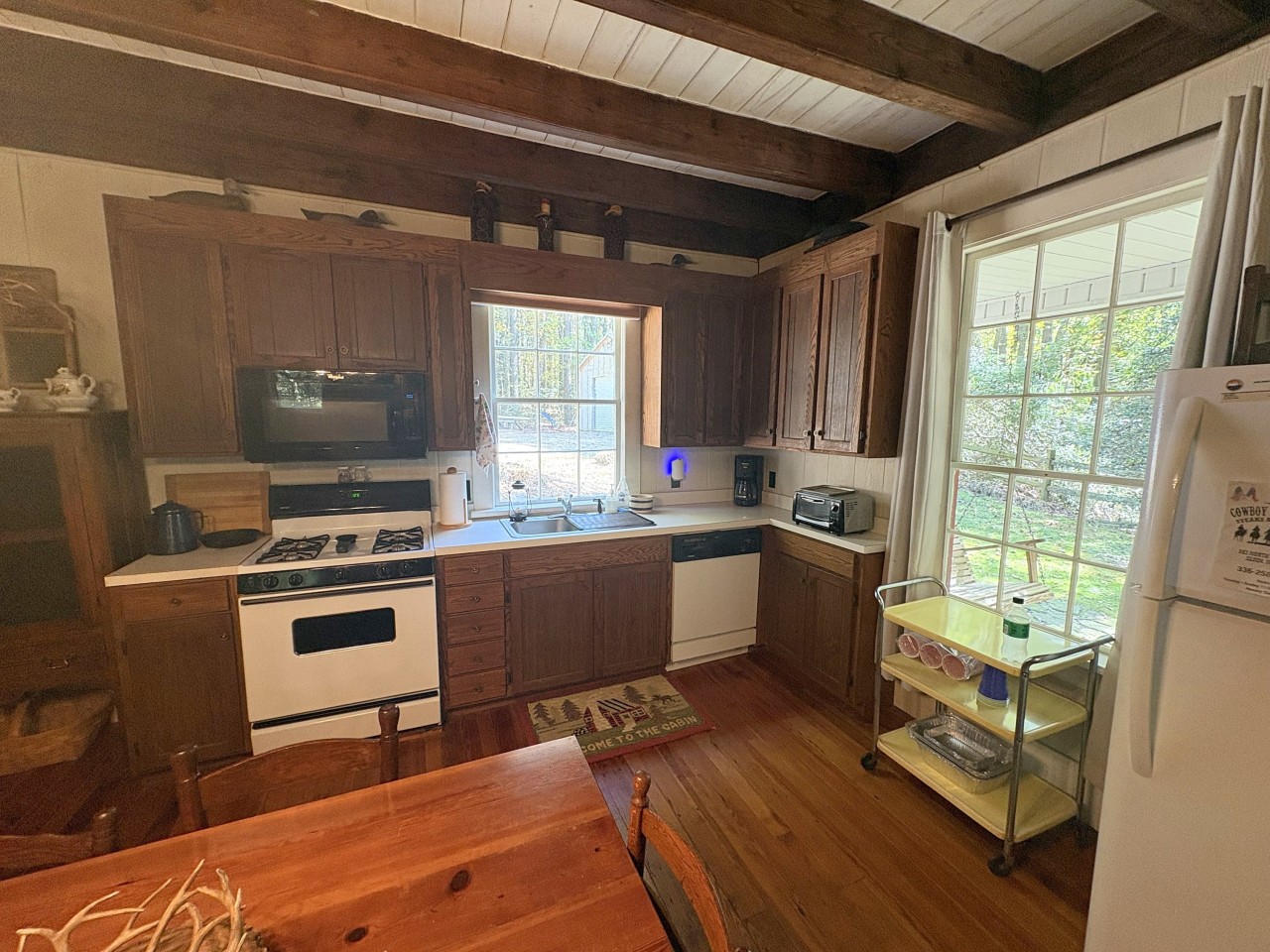 Kitchen with gas range.jpg