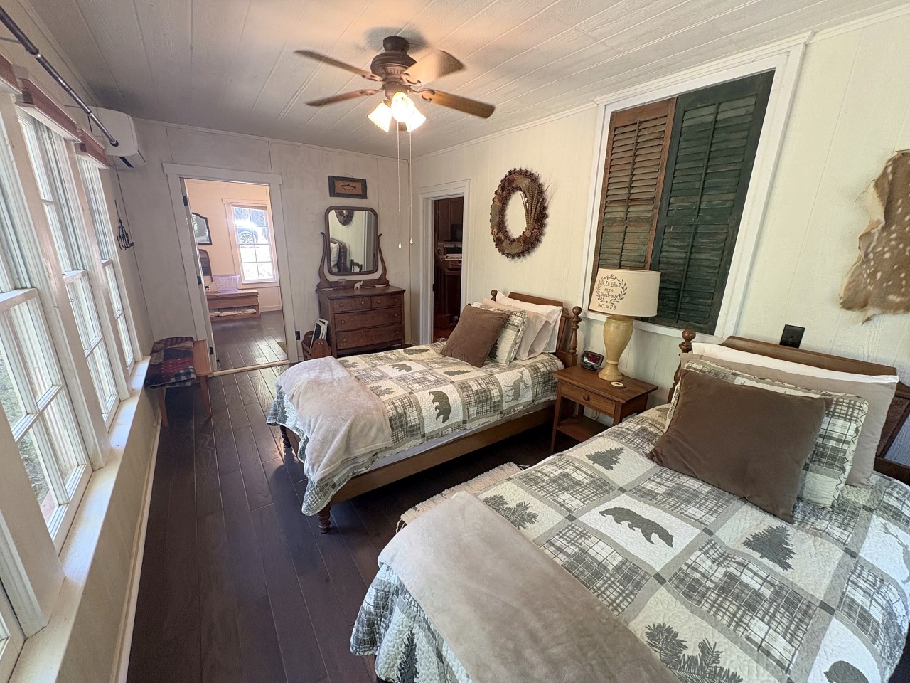 Second bedroom.jpg