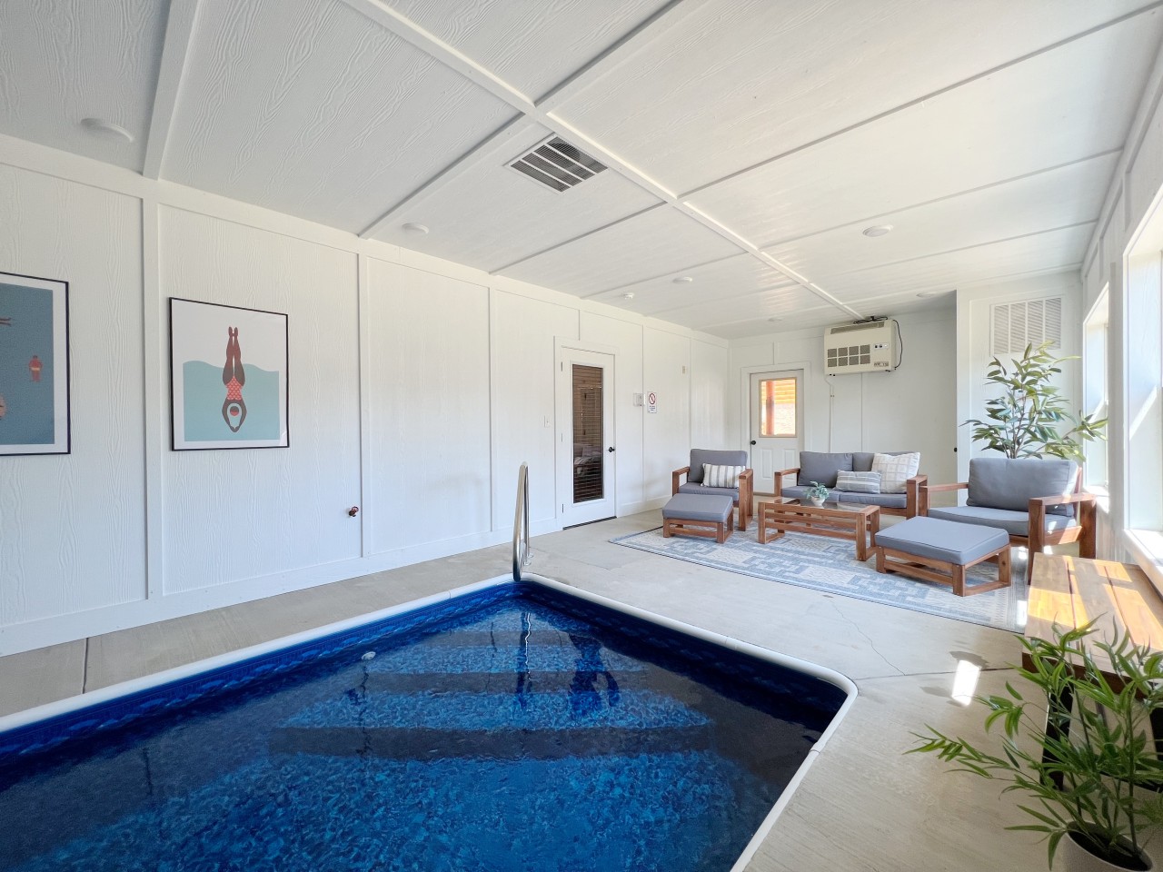 Rustic Elegance: Pool, Game Room & Deck