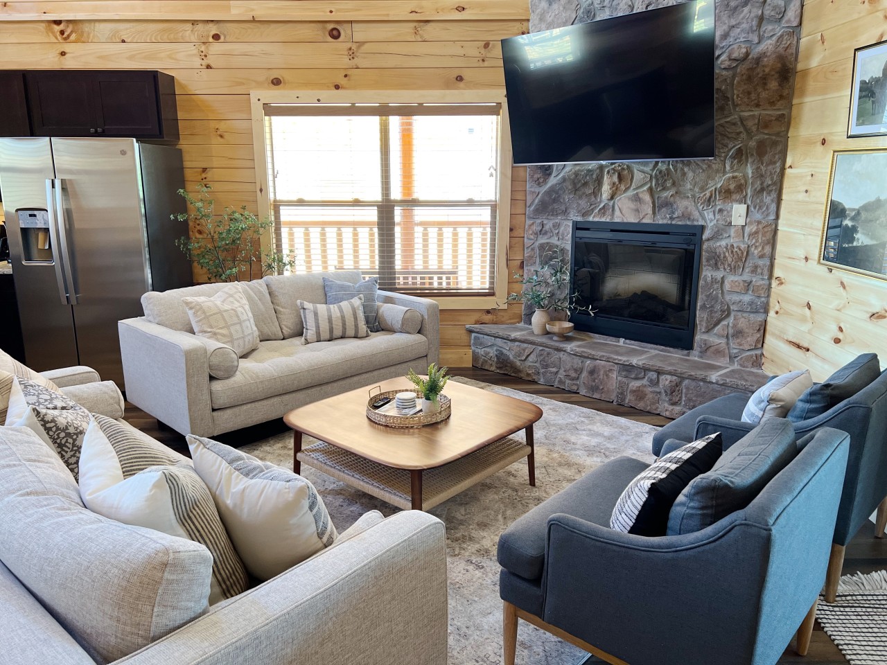 Rustic Elegance: Pool, Game Room & Deck