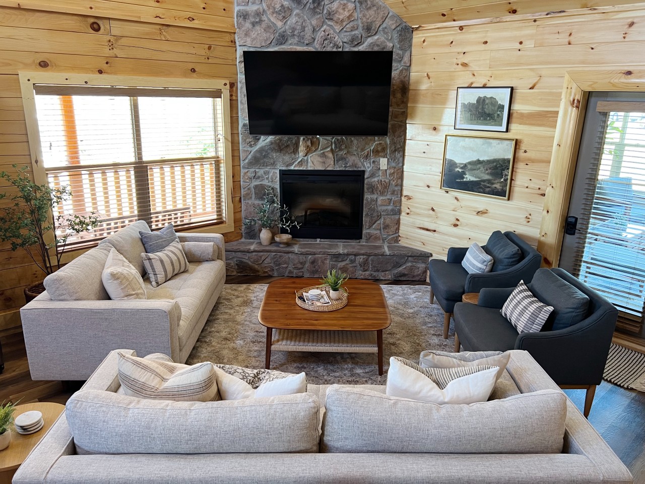Rustic Elegance: Pool, Game Room & Deck