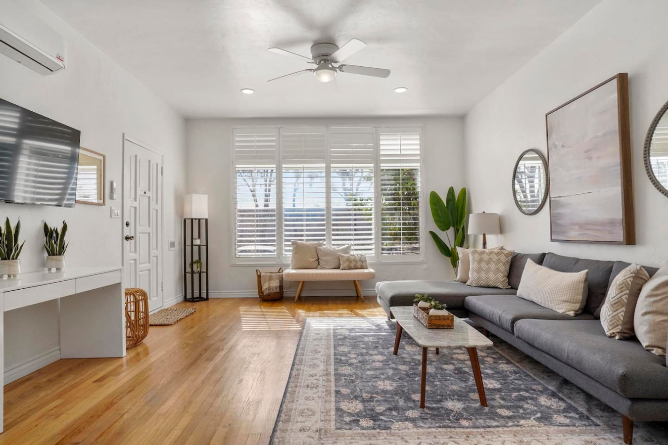 Light & Bright 1BR, 2 mins to Zoo! 4