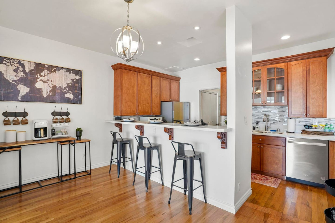 Light & Bright 1BR, 2 mins to Zoo! 5