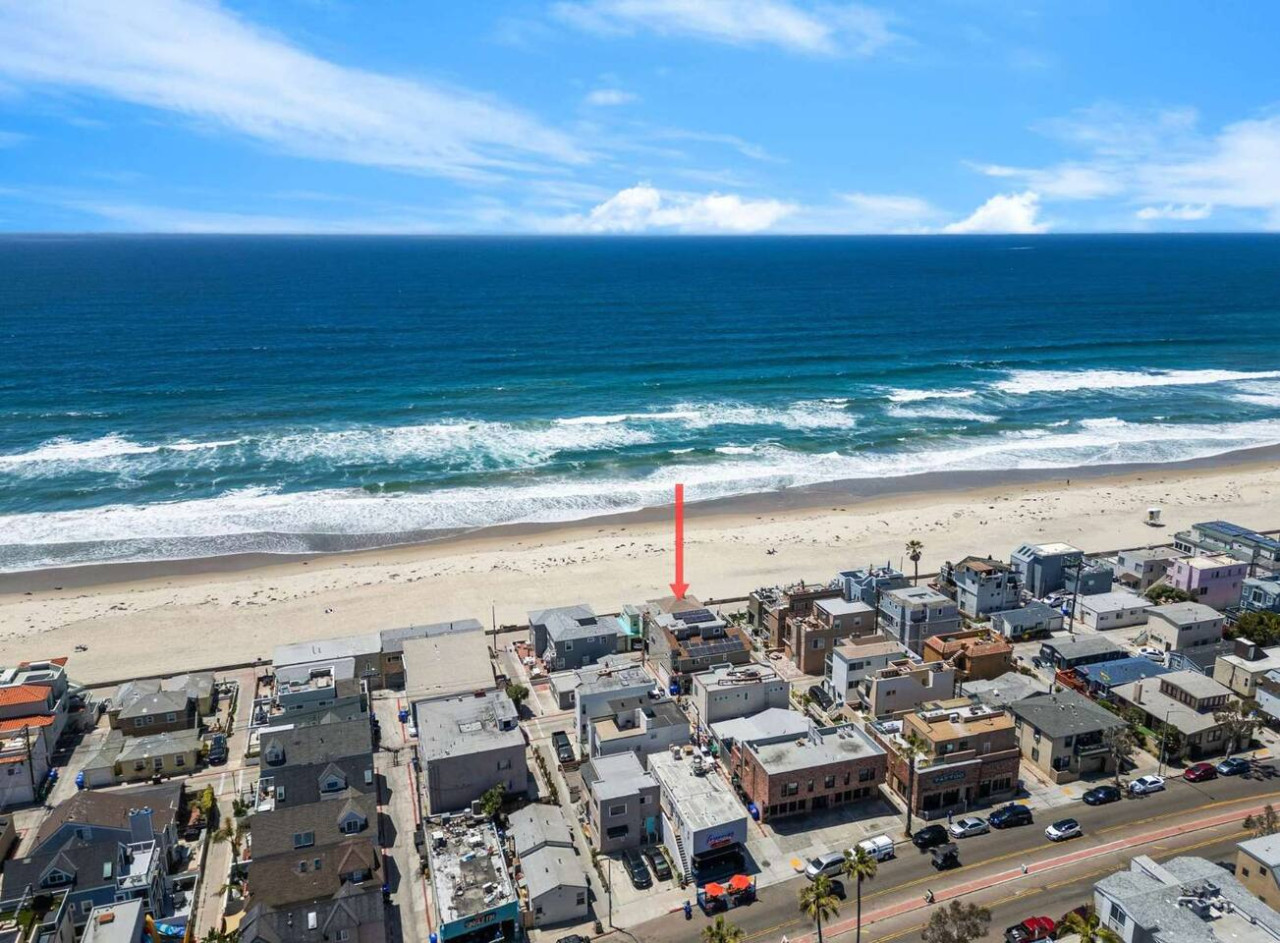 Oceanfront Beach House, Steps to Sand w/ Parking 6