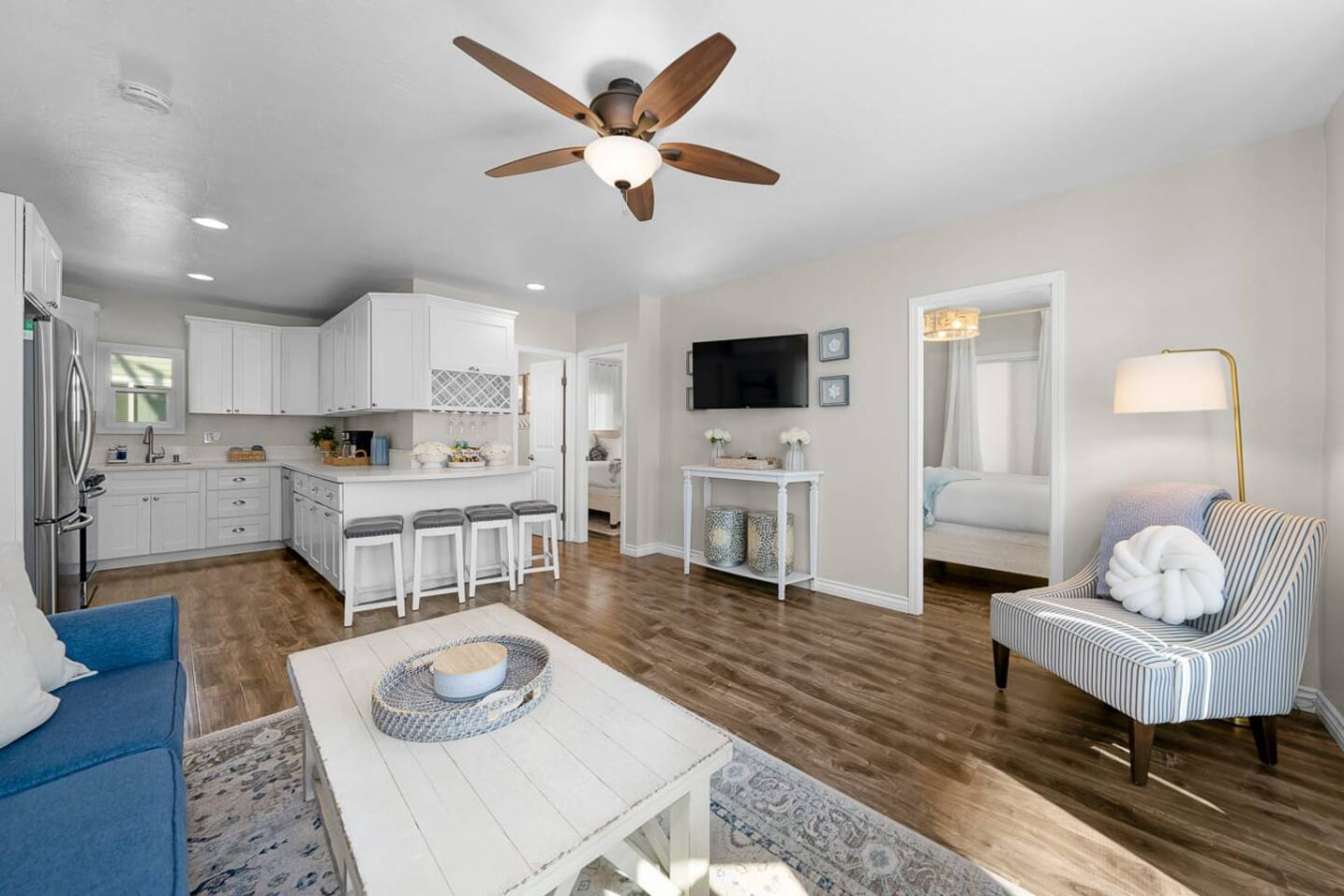 Luxurious Beach Retreat Just 100 steps to the sand