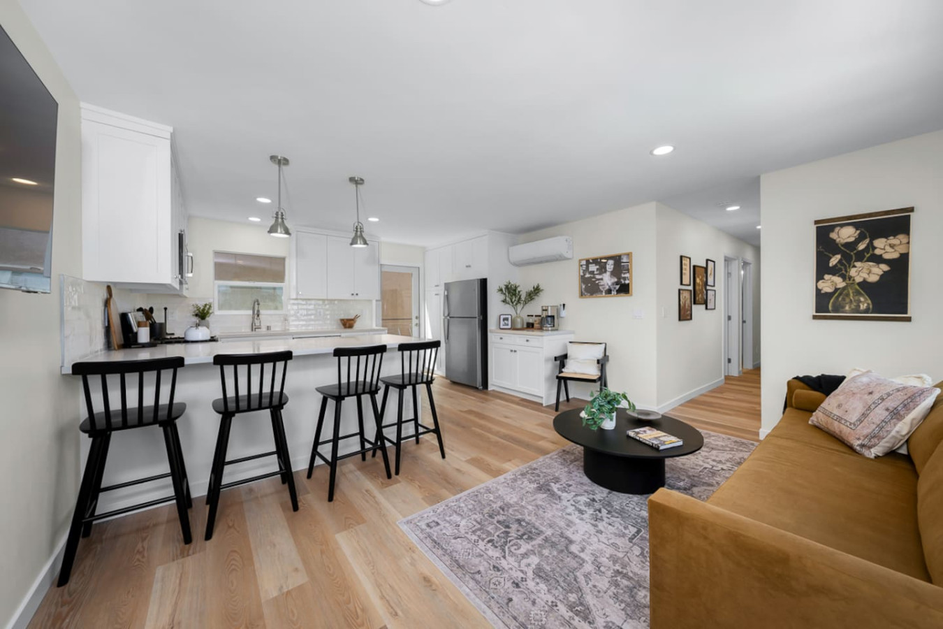 Sophisticated Comfort 2BR Condo w/ Parking 3