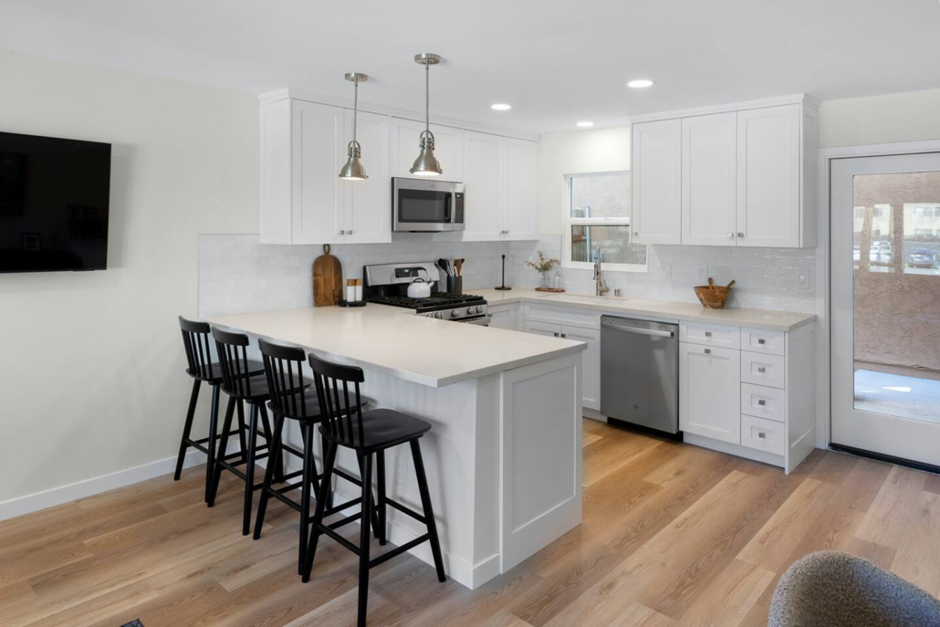 Trendy Mission Hills Condo: 2 Bedrooms w/ Parking 7