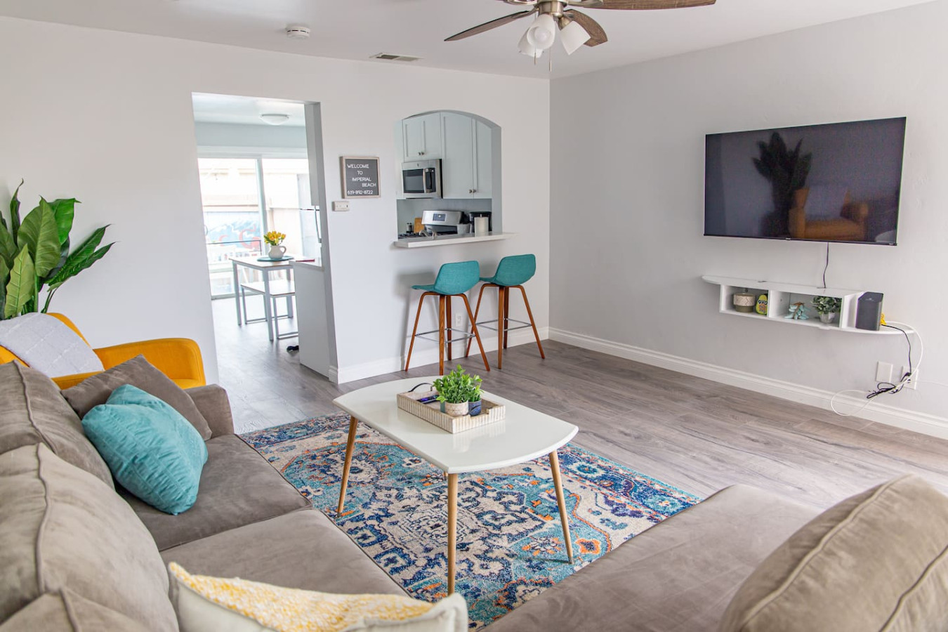 Cozy Coastal Townhome w/ Parking