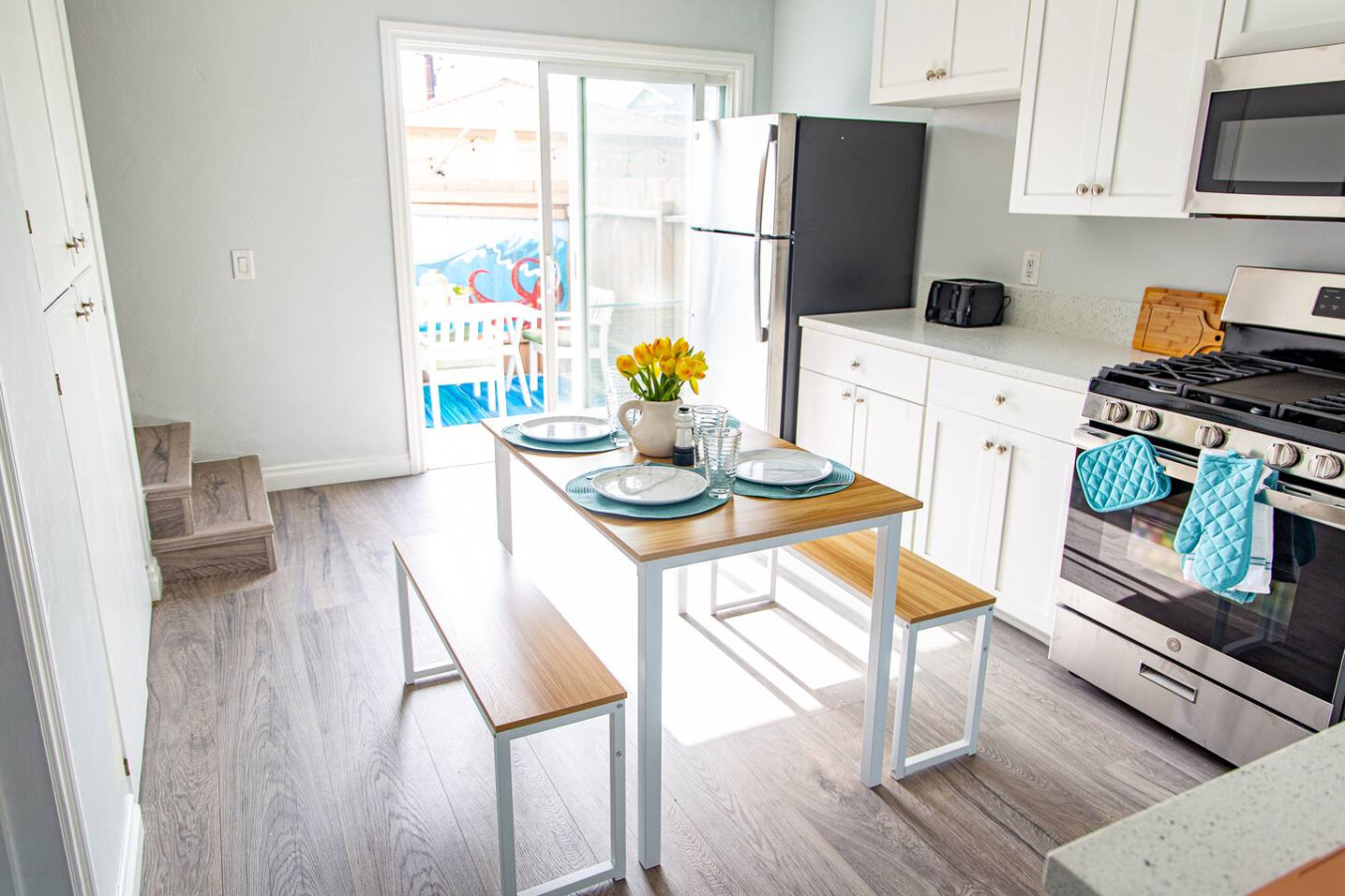 Cozy Coastal Townhome w/ Parking 7