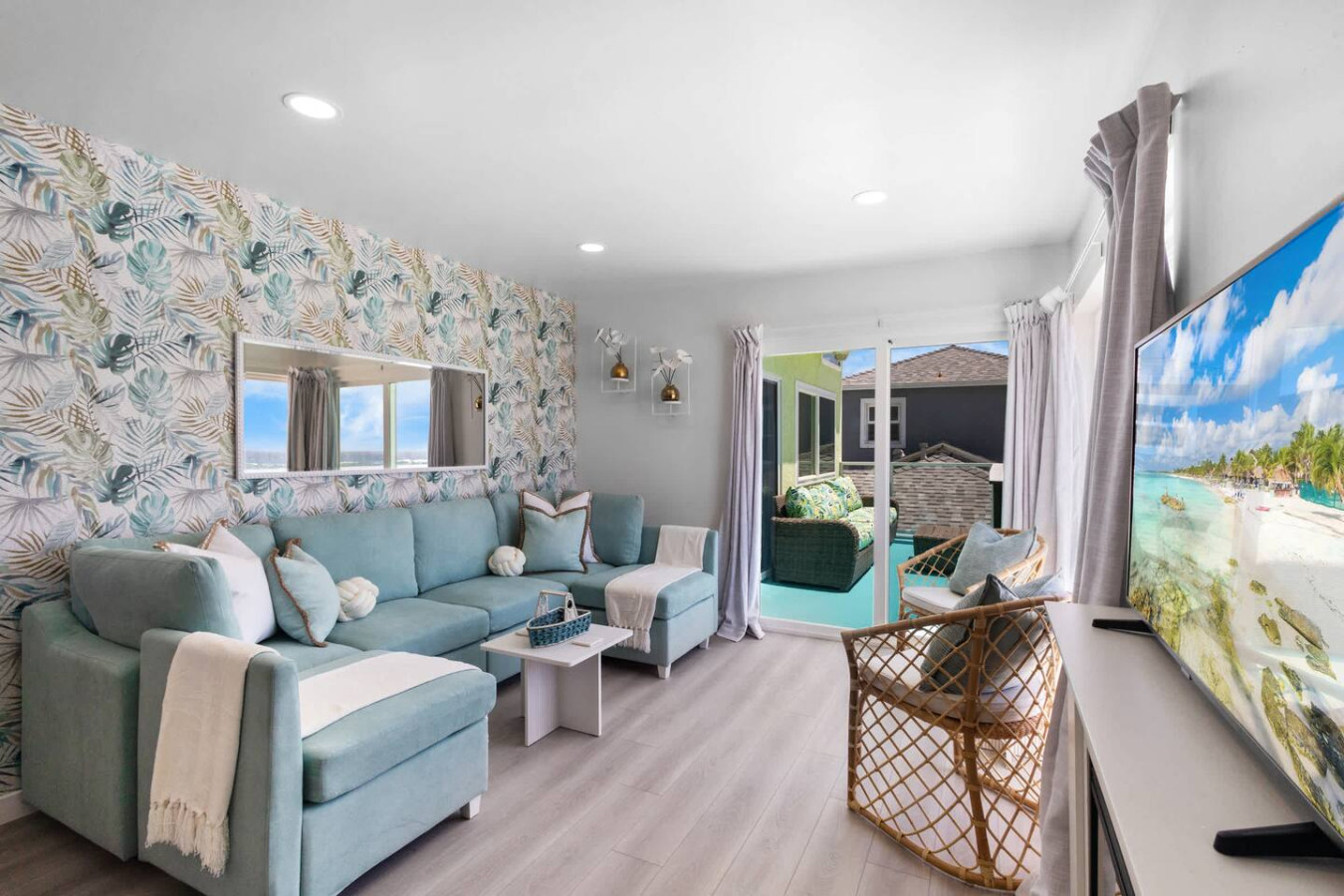 The Key Lime Oasis, Beach Front Retreat W/ Parking 8