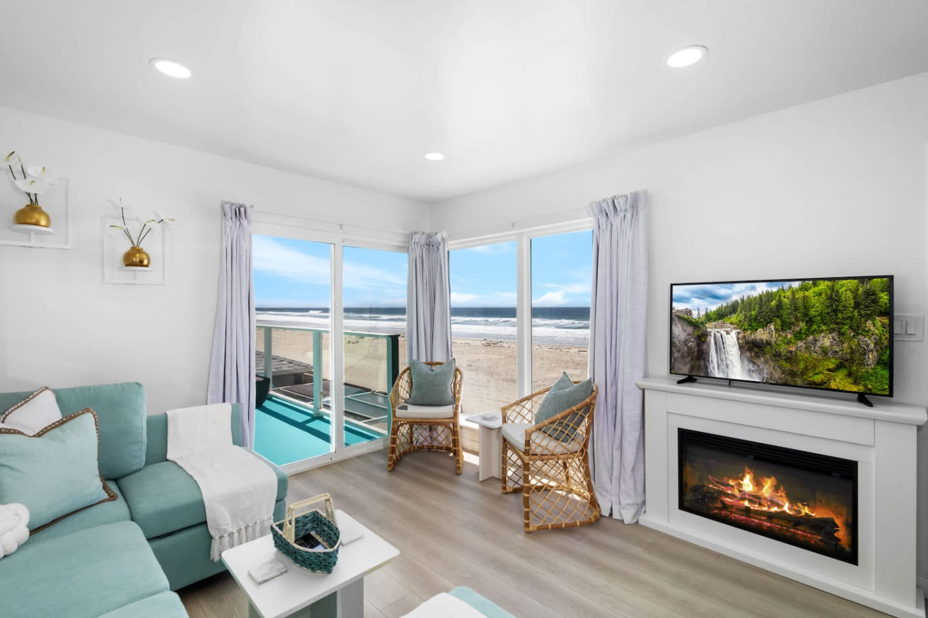 Featured Property The Key Lime Oasis, Beach Front Retreat W/ Parking