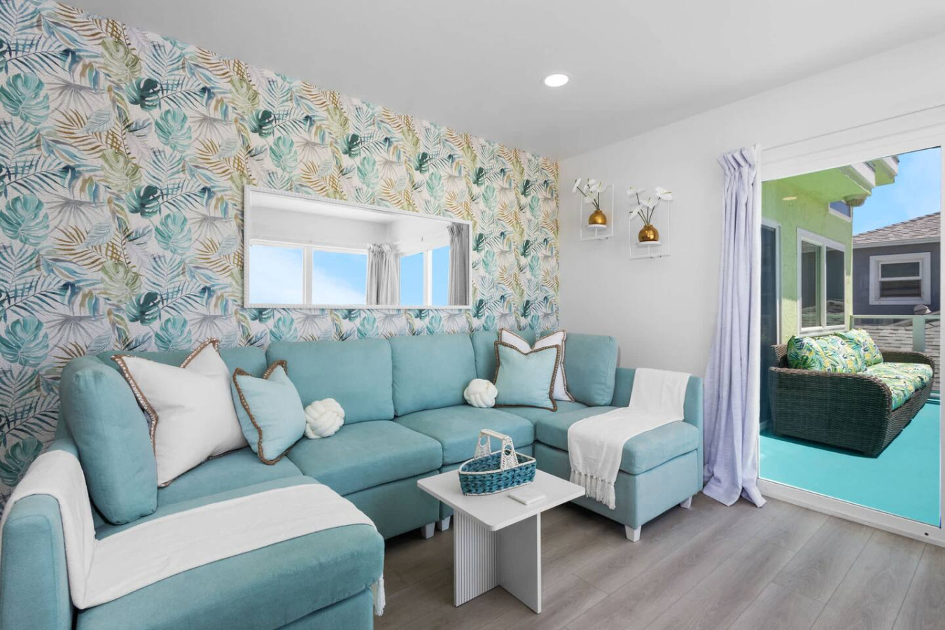 The Key Lime Oasis, Beach Front Retreat W/ Parking 9