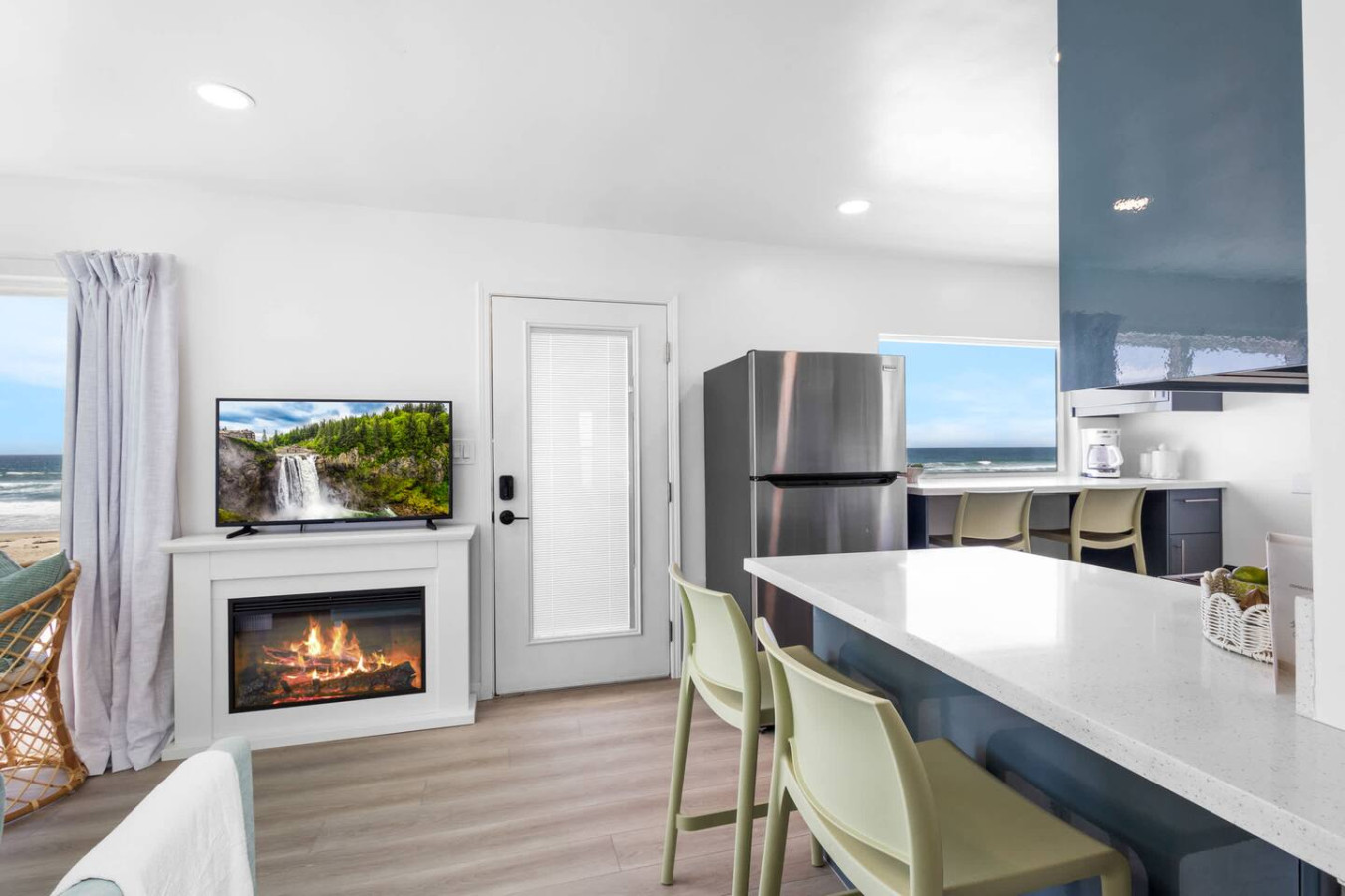 The Key Lime Oasis, Beach Front Retreat W/ Parking 10
