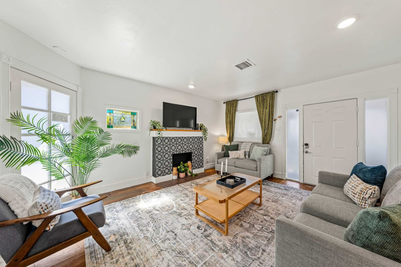 Amazing 4BR Home w/Parking 8